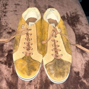 Pre loved size 12 men’s UGG, tan shoes